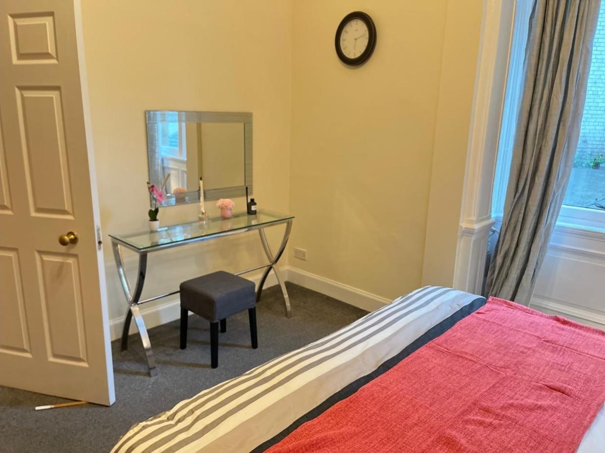 Royal Mile Mansions 2 Bedroom - Edinburgh City Centre Eksteriør billede